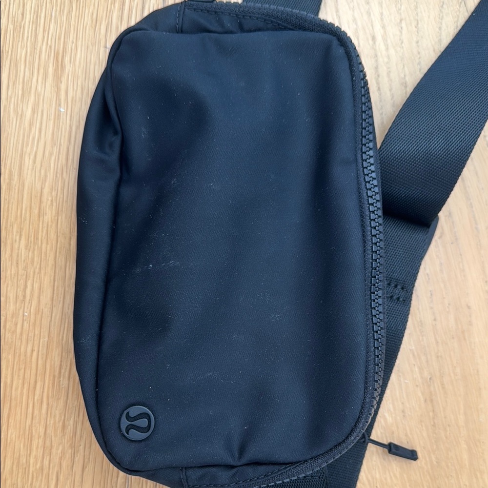 lululemon athletica Black Men's Belt Bag